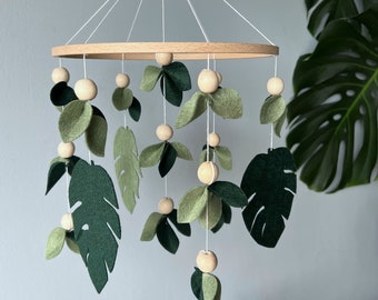 Forest baby mobile, leaf crib mobile, green floral baby mobile, hanging mobile, woodland crib mobile, monstera mobile, baby shower gift