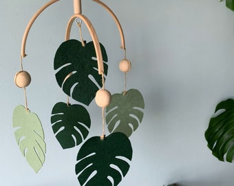 Monstera leaf baby mobile, tropical crib mobile, minimalistic green floral cot mobile, jungle nursery mobile, green mobile, baby shower gift