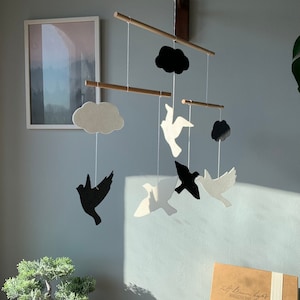 montessori  mobile, birds baby mobile, bird nursery decor, neutral mobile, baby shower gifts