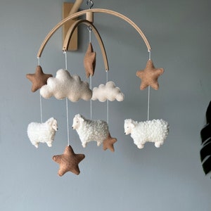 Sheep baby mobile, boho crib mobile, cot mobile, hanging mobile, stars crib mobile, sheep nursery decor, baby shower gift, neutral mobile zdjęcie 1