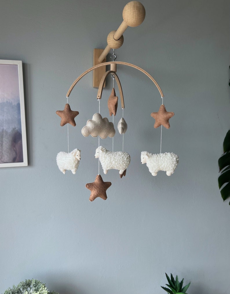 Sheep baby mobile, boho crib mobile, cot mobile, hanging mobile, stars crib mobile, sheep nursery decor, baby shower gift, neutral mobile zdjęcie 6
