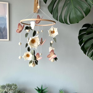 Flowers baby mobile, Butterfly crib mobile, green floral baby mobile, hanging felt mobile, cot mobile for baby girl, flowers nursery decor