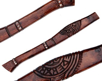 Hacha de madera de fresno tallada a mano: Hacha de caza y acampada de estilo vikingo