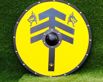 Escudo vikingo desgastado por la batalla: auténtico escudo nórdico medieval