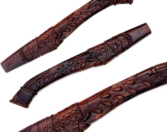 Hacha de madera de fresno tallada a mano con mango de cabeza de animal vikingo