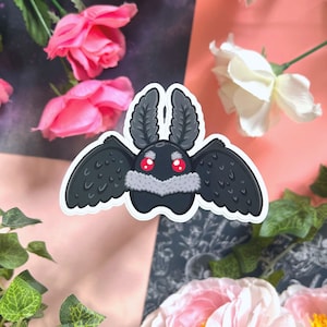Etiqueta engomada troquelada de Mothman con borde fácil de despegar, etiqueta engomada de Cryptid Mothman, etiqueta engomada espeluznante, etiqueta engomada linda del monstruo de criptozoología