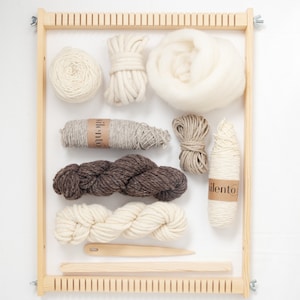 Ideal DIY Gift - Weaving Loom Set with Fibers and Accessories for Creative Projects
