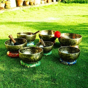 Spiritual Full Moon Singing Bowl Set of 7 - Big Singing Bowl Set - Full Moon Singing Bowl for Healing & Yoga Practice and Sound Bath