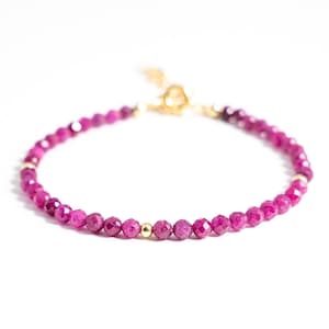 繊細なルビーブレスレット • 天然3mmルビービーズ • ゴールドフィルドまたはスターリングシルバー • 7月の誕生石ジュエリー