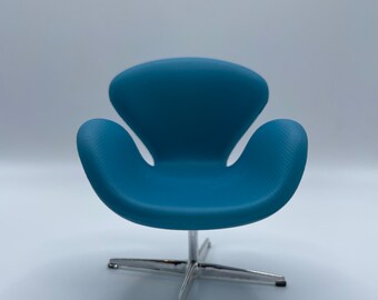 1:12 Scale Arne Jacobsen Swan Chair, Blue Mini Armchair, Mid Century Modern 1960s Chair, Dollhouse Chair for Living Room,Miniature