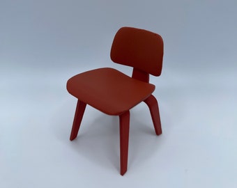 1:12 Scale Molded Plywood Lounge Chair - Design Interior Collection Designer's Chair Volume 1, MCM Dollhouse Furniture, Tiny Chair