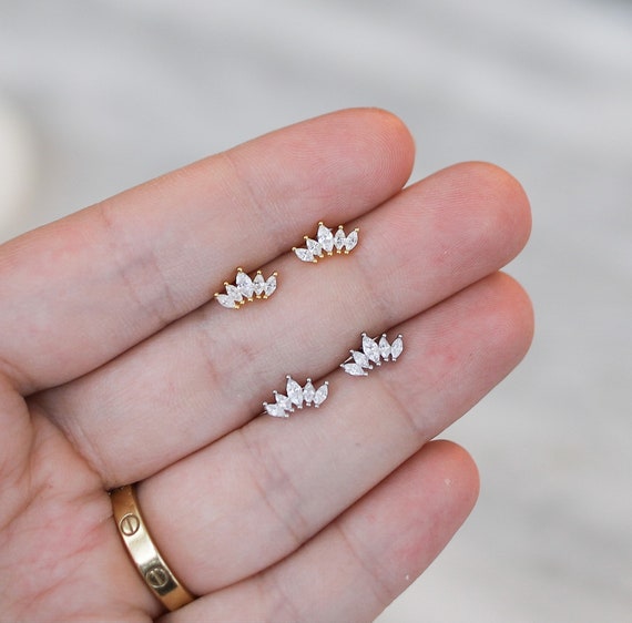 Pair 925 Sterling Silver 3 Diamond Petal Minimal Earring Studs Pair 925 Sterling Silver 3 Diamond Petal Minimal Earring Studs