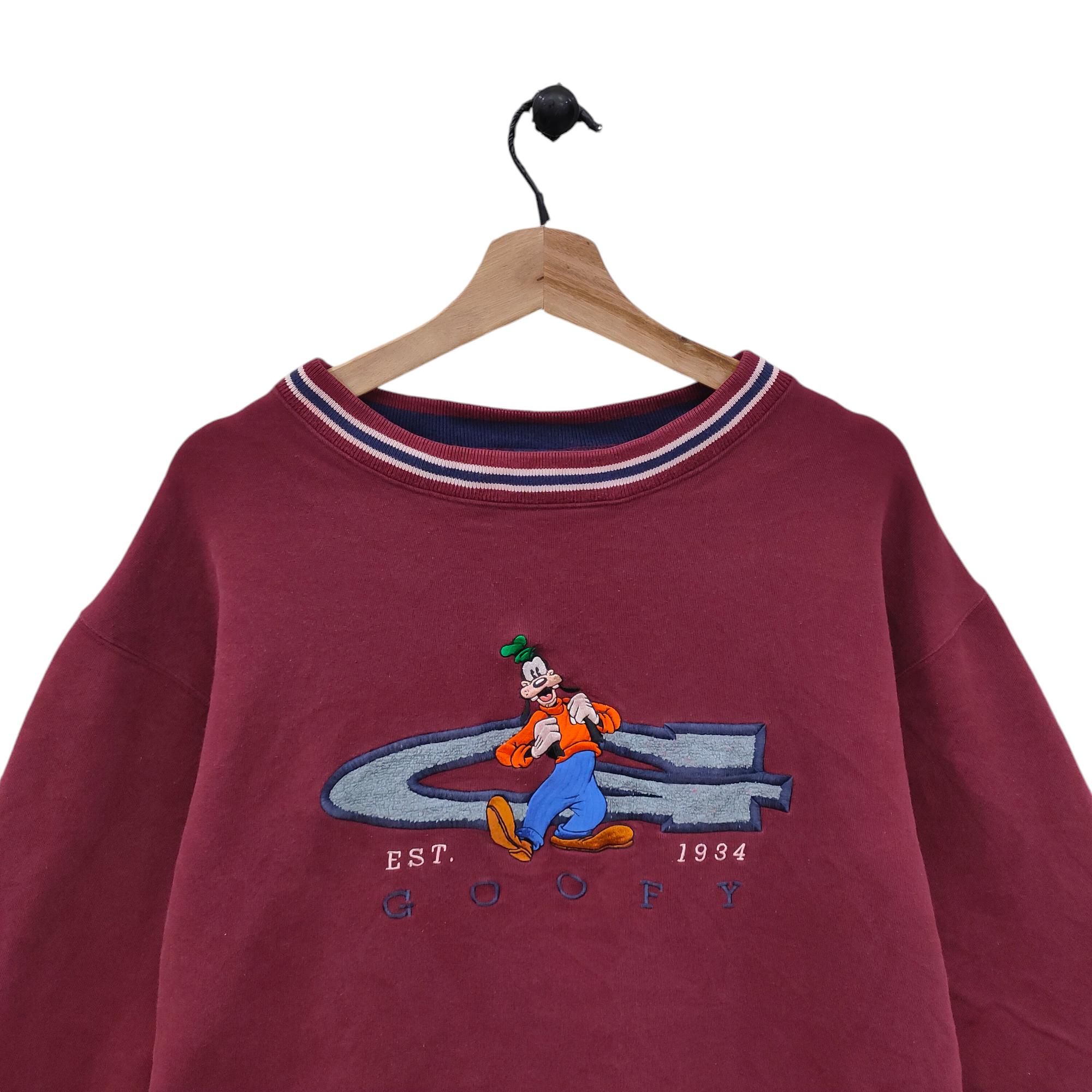 The Disney Store , Vintage Goofy Sweatshirt , Embroidery