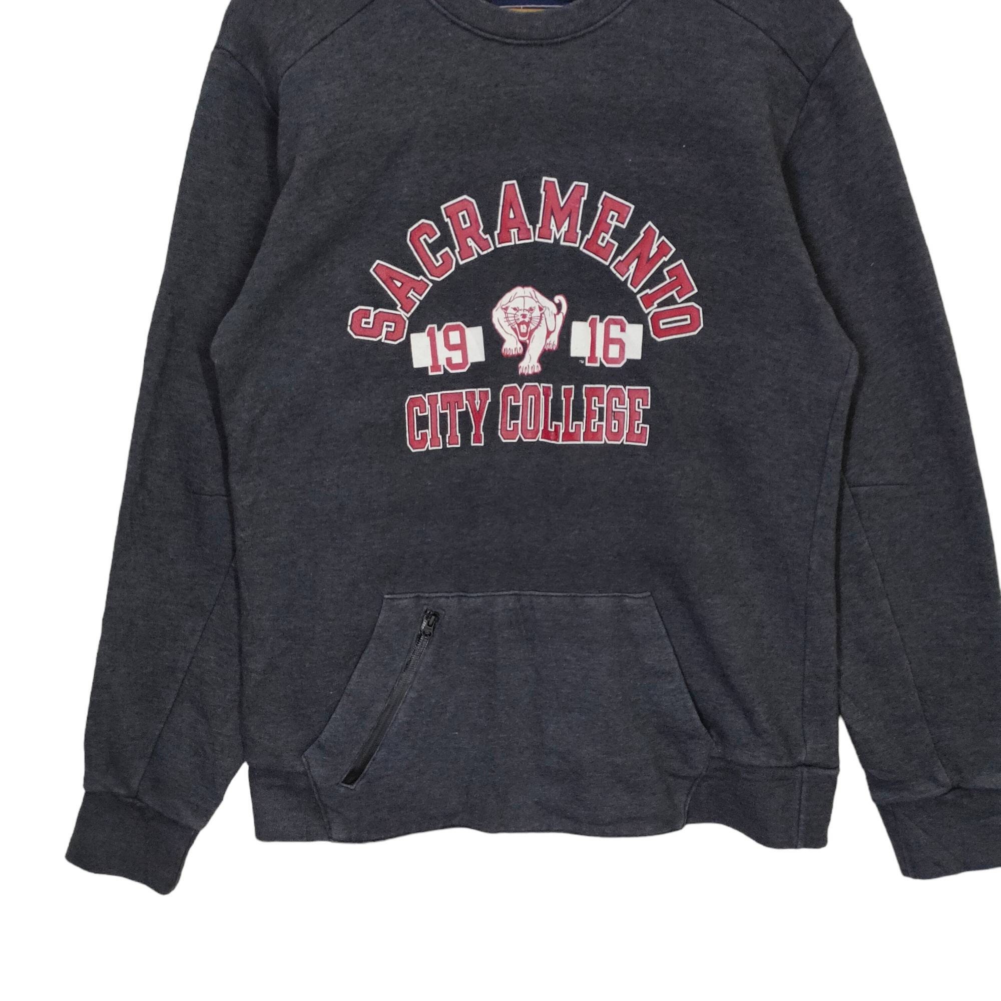 MegaEmpire Y2K Sacramento City College Sweatshirt Medium Vintage Russell Athletic Sac City Sweater Jumper Pullover Crewneck Black Size M