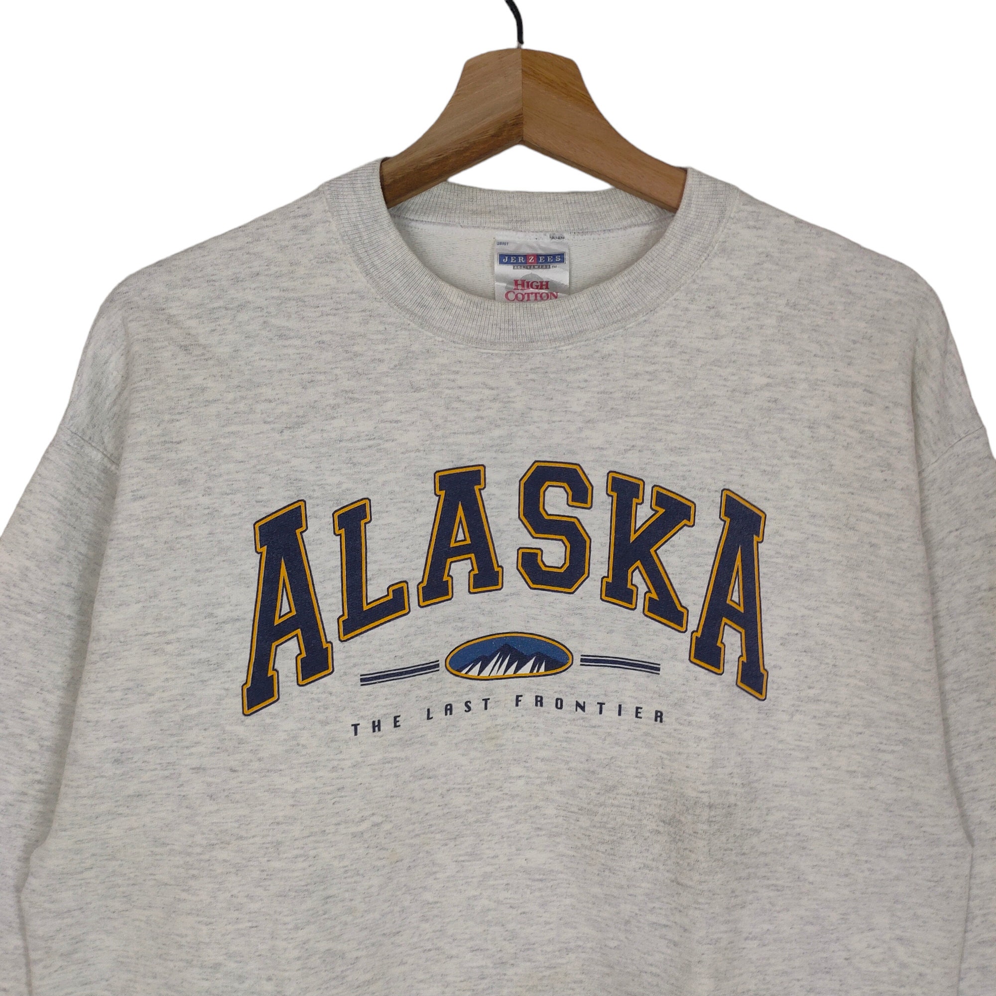Alaska Crewneck Sweatshirt Medium Y2K Jerzees Sweater Jumper