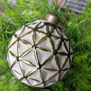 Christmas tree ball Mailo Quattro triangle, cream-gold Christmas tree ball glass ball Christmas Christmas ball