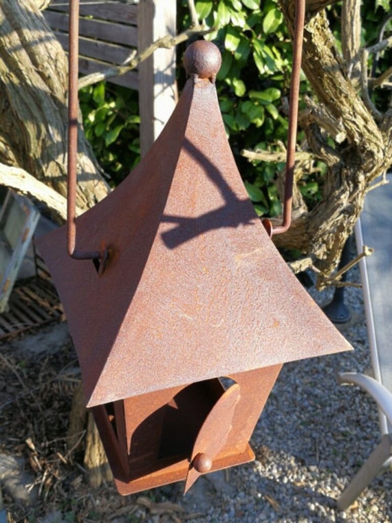 UNUS Casetta Per Uccelli In Metallo Effetto Ruggine Con Asta Da 132 Cm – Decorazione Da Giardino, Terrazza O Aiuola, Resistente E Affascinante