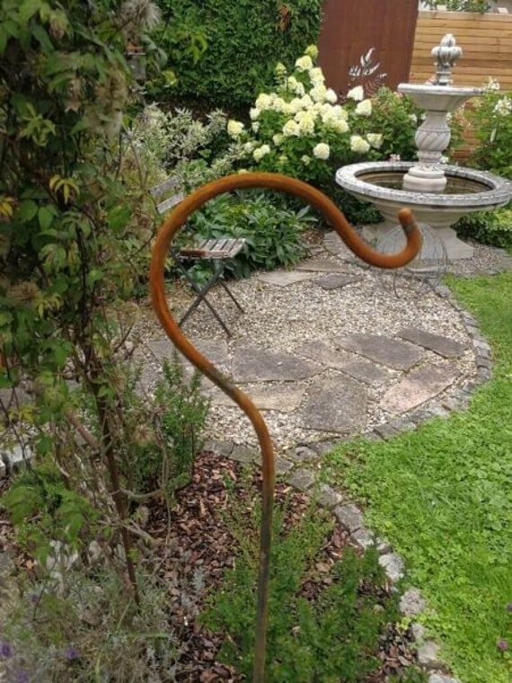 Edelrost Hirtenstab 120 Cm – Gartenstab Aus Eisen Zum Aufhängen Von Laternen & Vogelfutter