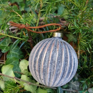 Christmas tree ball Babiole, narrow stripes, rust look iced Christmas tree ball glass ball Christmas Christmas Christmas ball