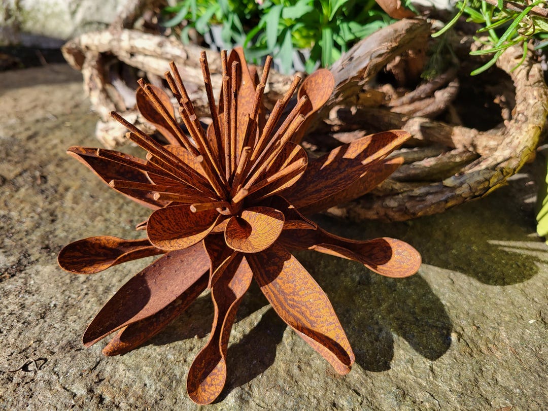 Patina Flower Chloe Rust Flower Metal Flower Garden Decoration Rust - Etsy