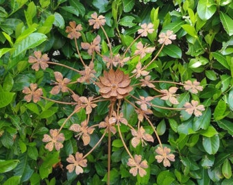 Prairie fleurie d'éolienne patinée