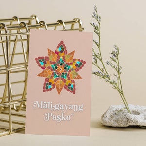 Różowa filipińska ręcznie robiona pocztówka świąteczna Parol to idealne, łatwe pozdrowienia z zachowaniem dystansu społecznego. Oryginalny filipiński projekt pocztówki