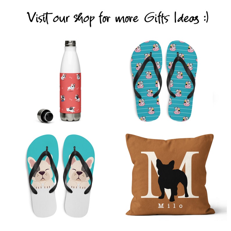 Puede incluir: Un conjunto de cuatro regalos personalizados con un dise&ntilde;o de Bulldog Franc&eacute;s. El conjunto incluye una botella de agua con un patr&oacute;n rojo y blanco, un par de chanclas con un patr&oacute;n azul y blanco, un par de chanclas con un patr&oacute;n azul y blanco y una almohada marr&oacute;n con una silueta negra de un Bulldog Franc&eacute;s y el nombre "Milo".