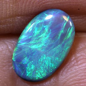 1.0 carats Light Opal from Lightning Ridge