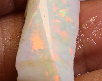 8.30 carats Coober Pedy White Opal Rough