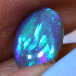 1.10 carats Light Opal from Lightning Ridge