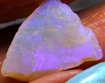 4.30 carats Coober Pedy White Opal Rough