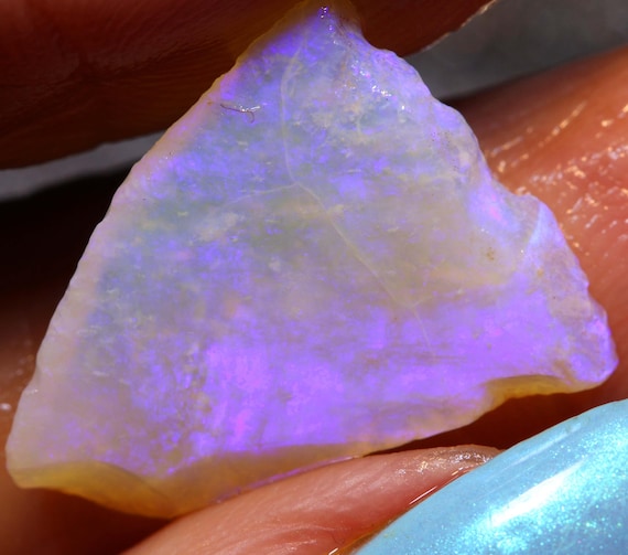 4.30 carats Coober Pedy White Opal Rough