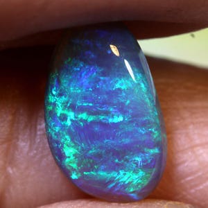 1.25 carats Light Opal from Lightning Ridge