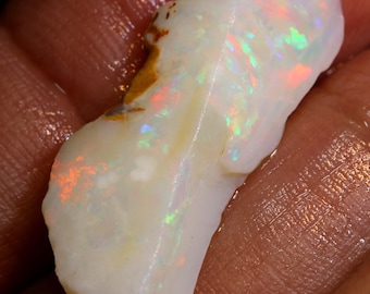 9.40 carats Coober Pedy White Opal Rough