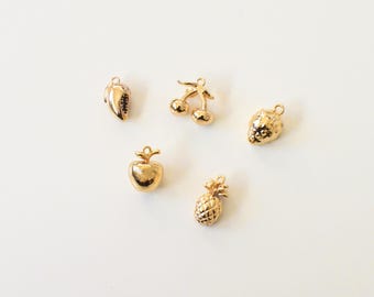14K guldpläterad zirkon frukthänge berlock med öglahål, mango äpple ananas jordgubb körsbär halsband armband hänge verktyg