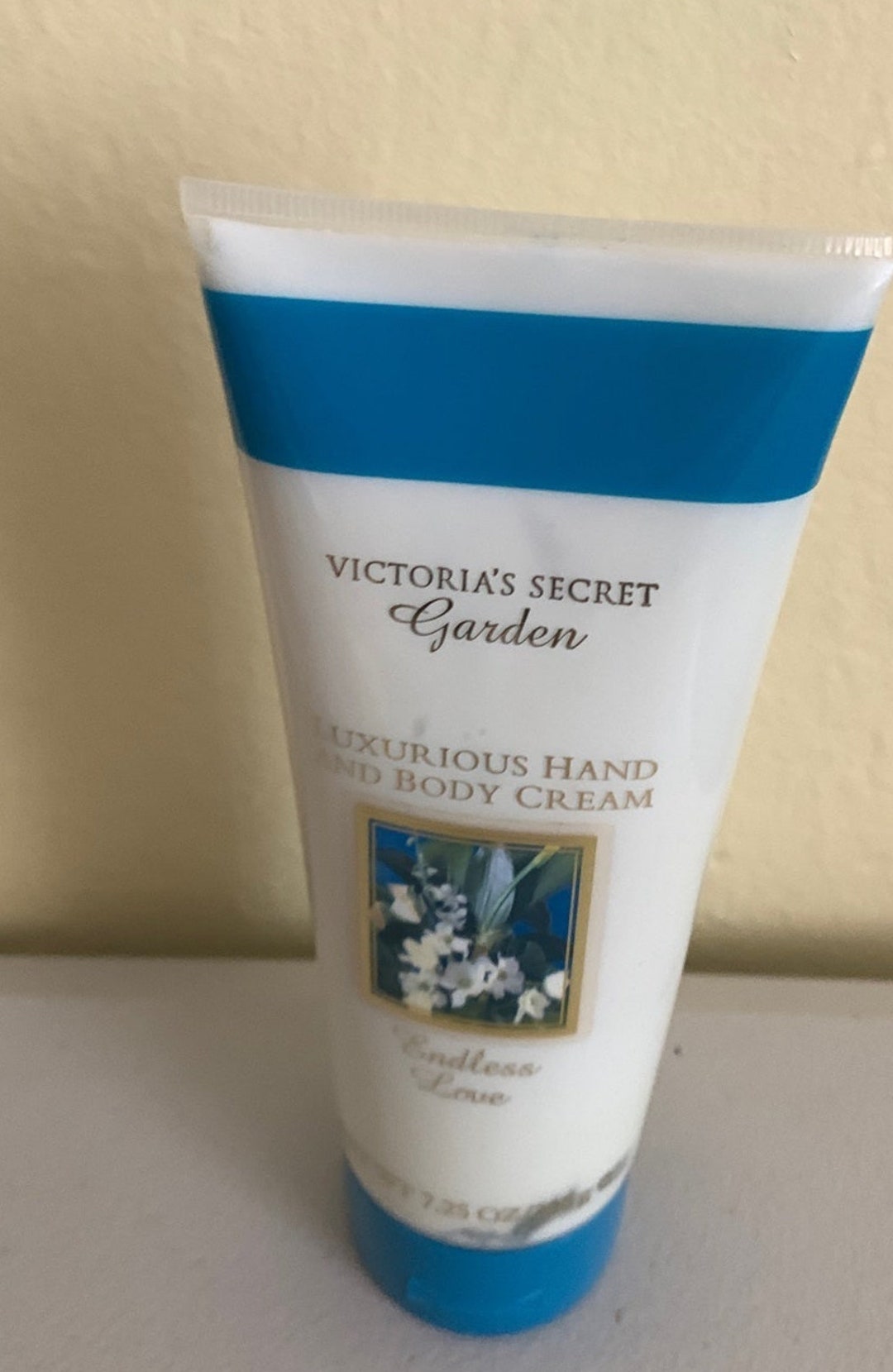 Victoria's Secret Garden LUXURIOUS ENDLESS LOVE 7.25 Oz Hand