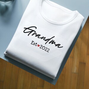 Personalized Grandma T-shirt Custom Grandma Gift Pregnancy Announcement Mother&#39;s Day Gift Custom Grandma GlamMa T-shirt Gift for Her