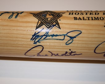 Ken Griffey Jr.,Tony Gwynn,Juan Gonzalez,Mike Mussina & eight more! 1993 All-Star Game Autographed Commemorative Baseball Bat!