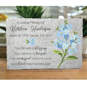 Piedra conmemorativa personalizada: adoquín de hormigón con forma de nomeolvides, regalo de condolencia (9x6)