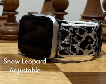 Black and White Snow Leopard Verstellbares elastisches Uhrenarmband für 38mm, 40mm, & 41mm Apple-Uhren