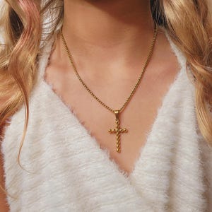 Waterproof Gold Necklace – Tarnish-Free 14k PVD Chain, Everyday Hypoallergenic Jewelry, Layering Necklace, gold cross pendant
