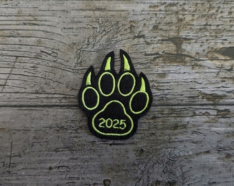 Paw, paw with year, patch, appliqué