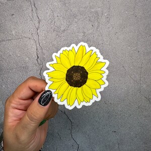 Sunflower Vinyl Sticker – Nature-inspired Art for Your Space