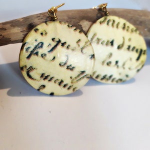Romantische Ohrringe, Ohrringe im Vintage-Look, Handgeschriebene Buchstaben Ohrringe, Baumeln Tropfen Ohrringe, Einzigartige Ohrringe, Romantische Ohrringe