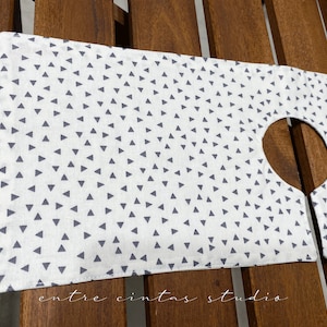 Kitchen sink drip catcher, White and gray triangle pattern kitchen sink bib guard