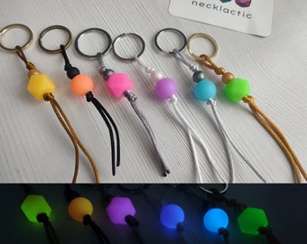 Luminkey - Glow in the Dark keychain - Silicone Keychain - Sensory Jewellery - Stim backpack Accessory - Zipper