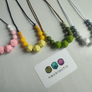 The BaronMess - Breastfeeding necklace - Nursing necklace - Silicone necklace - Mom necklace - Fiddle necklace - Sensory jewellery
