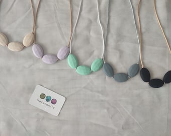 Cammetry - Breastfeeding necklace - Nursing necklace - Silicone necklace - Fidget necklace - Fiddle necklace -Sensory jewellery