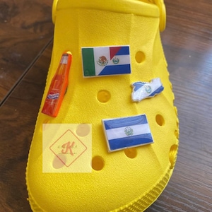 Salvadoran flag charm/Salvadoran shoe charm/El Salvador/Kolashampan charm/shoe charm/Croc charms of El Salvador/El Salvador