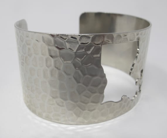 Hammered Metal Cuff Bracelet With Louisiana State… - image 3
